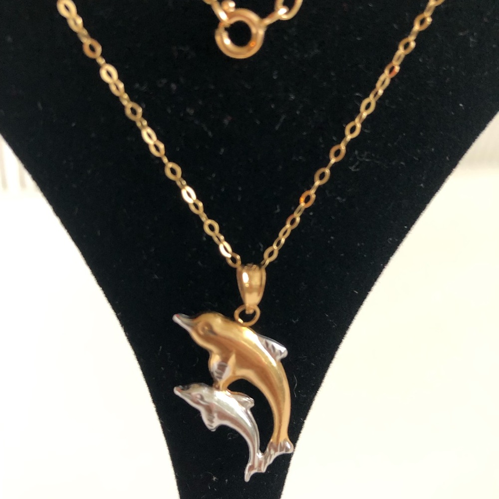 10k GF Jordan mom chain Necklace 💛